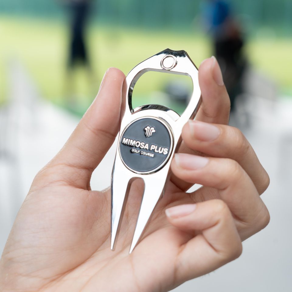 Pitch Mark Repair Tool