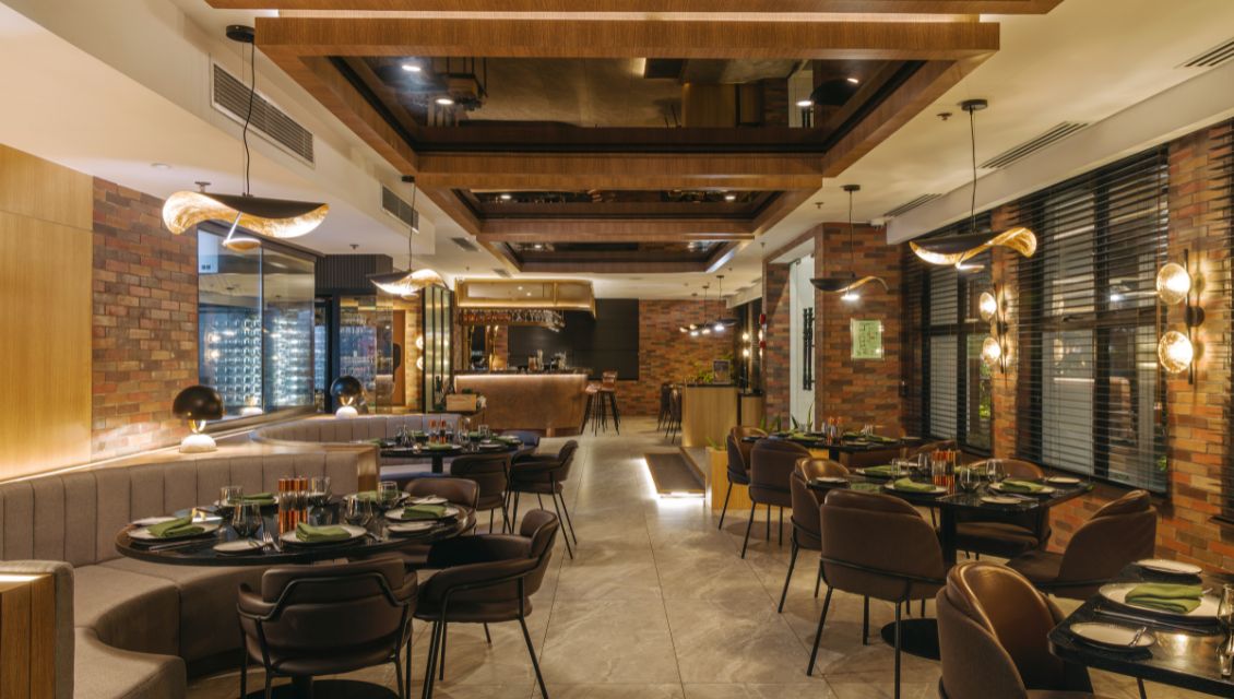 Best Restaurants Near Clark International Airport: Eat and Stay