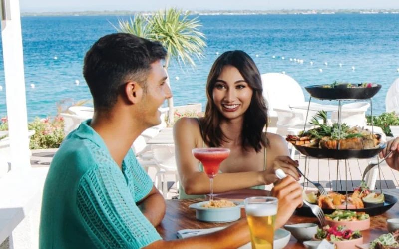 Beachfront fine dining restaurant with ocean views