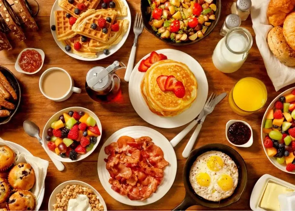 Morning Indulgence: Early Breakfast ArrivalImage